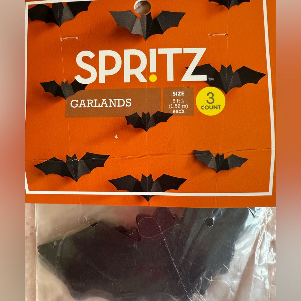 Target Spritz Bat Garland - Picture 5 of 5